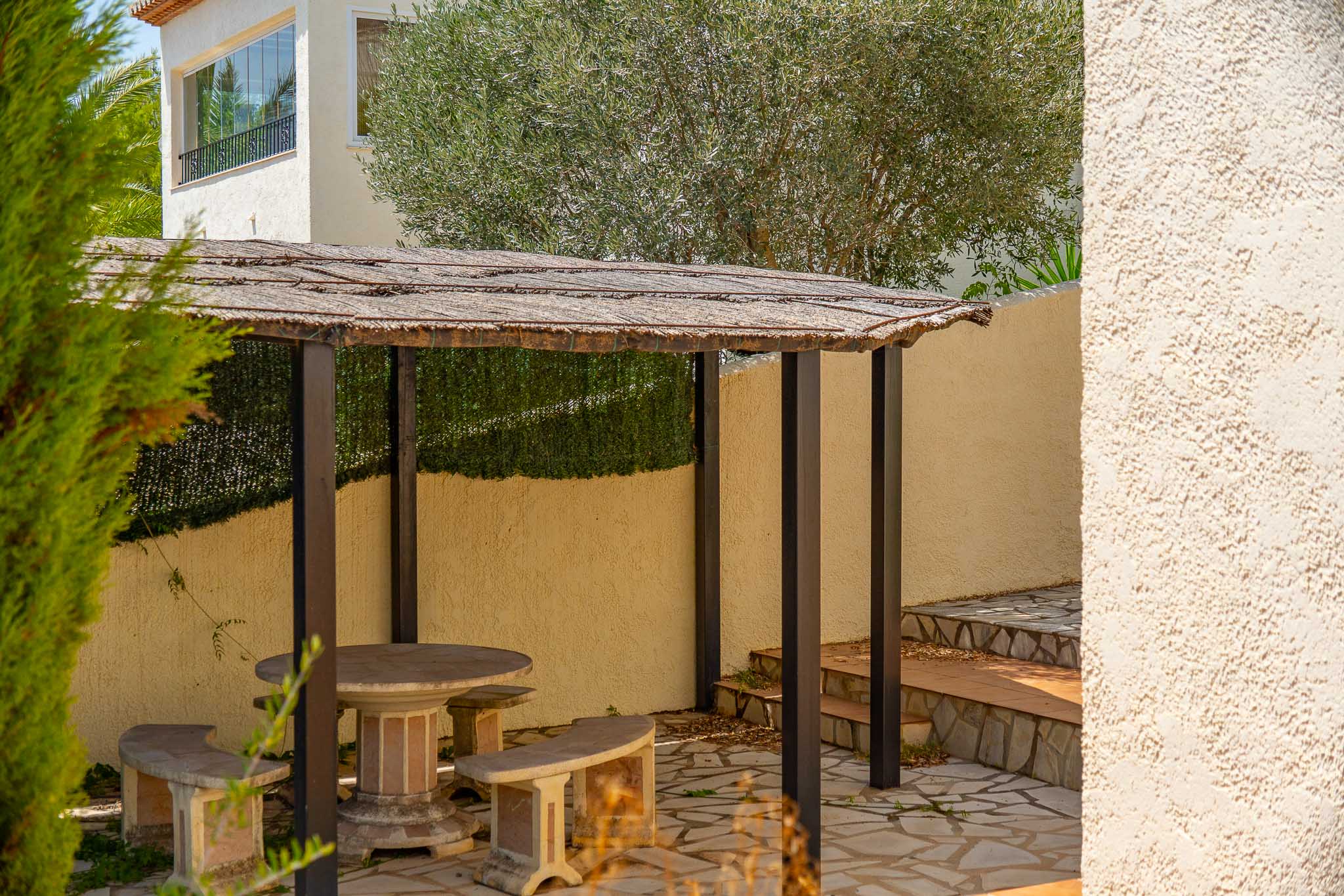 Pérgola en el jardín