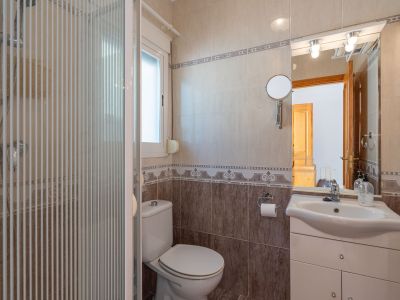 Cuarto de baño con ducha