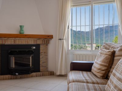 Salón con chimenea