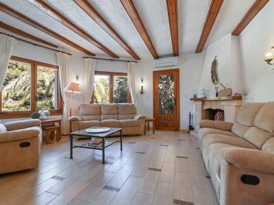Villa tradicional en venta con piscina privada en Jávea