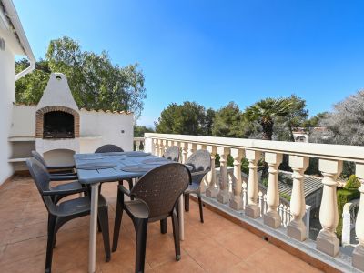 Villa tradicional en venta con piscina privada en Jávea