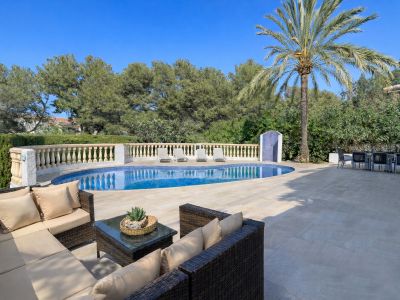 Villa tradicional en venta con piscina privada en Jávea