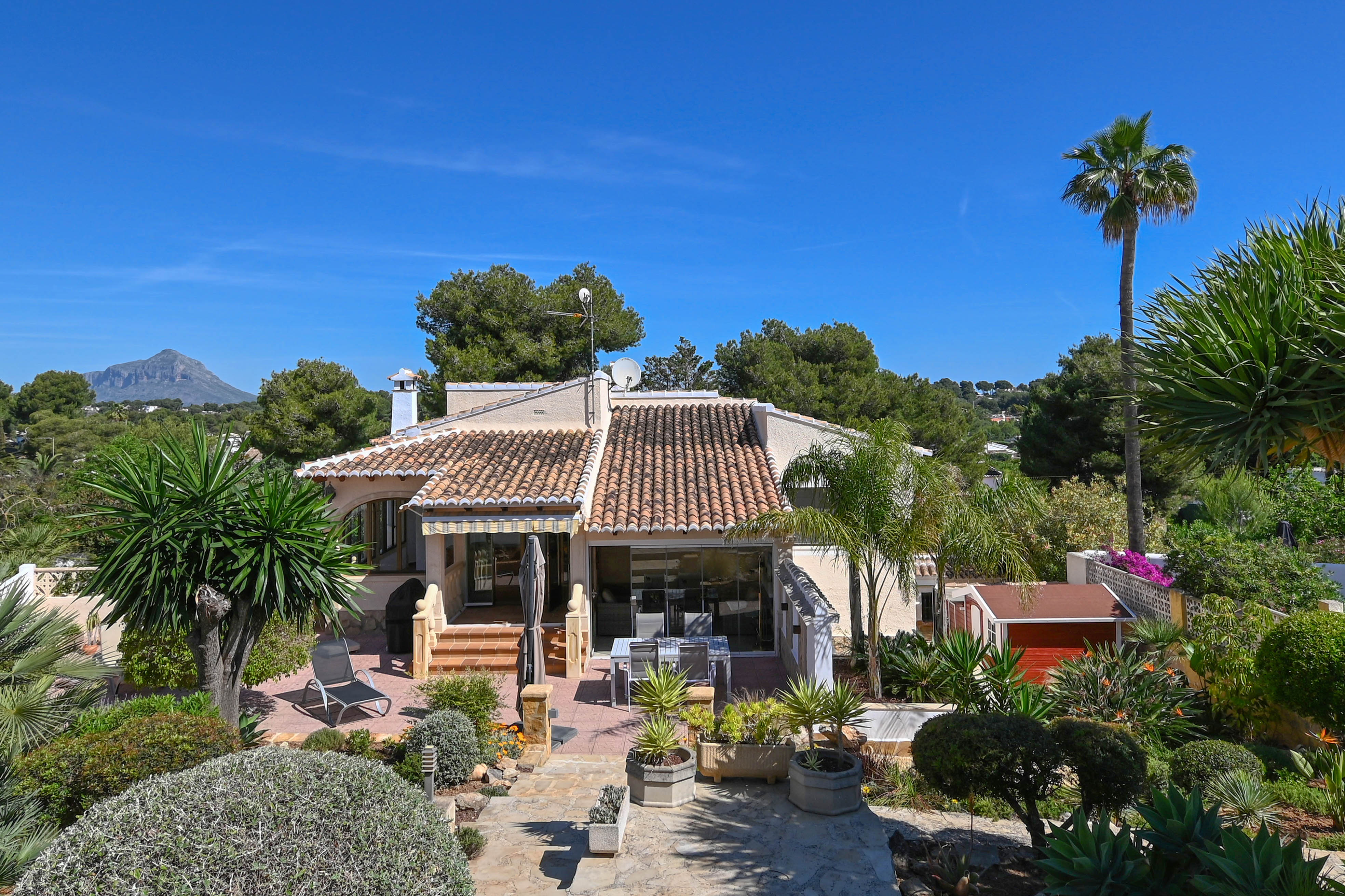 Villa en venta en Javea Granadella con piscina y jardin Villa en venta en Javea Granadella con piscina y jardin