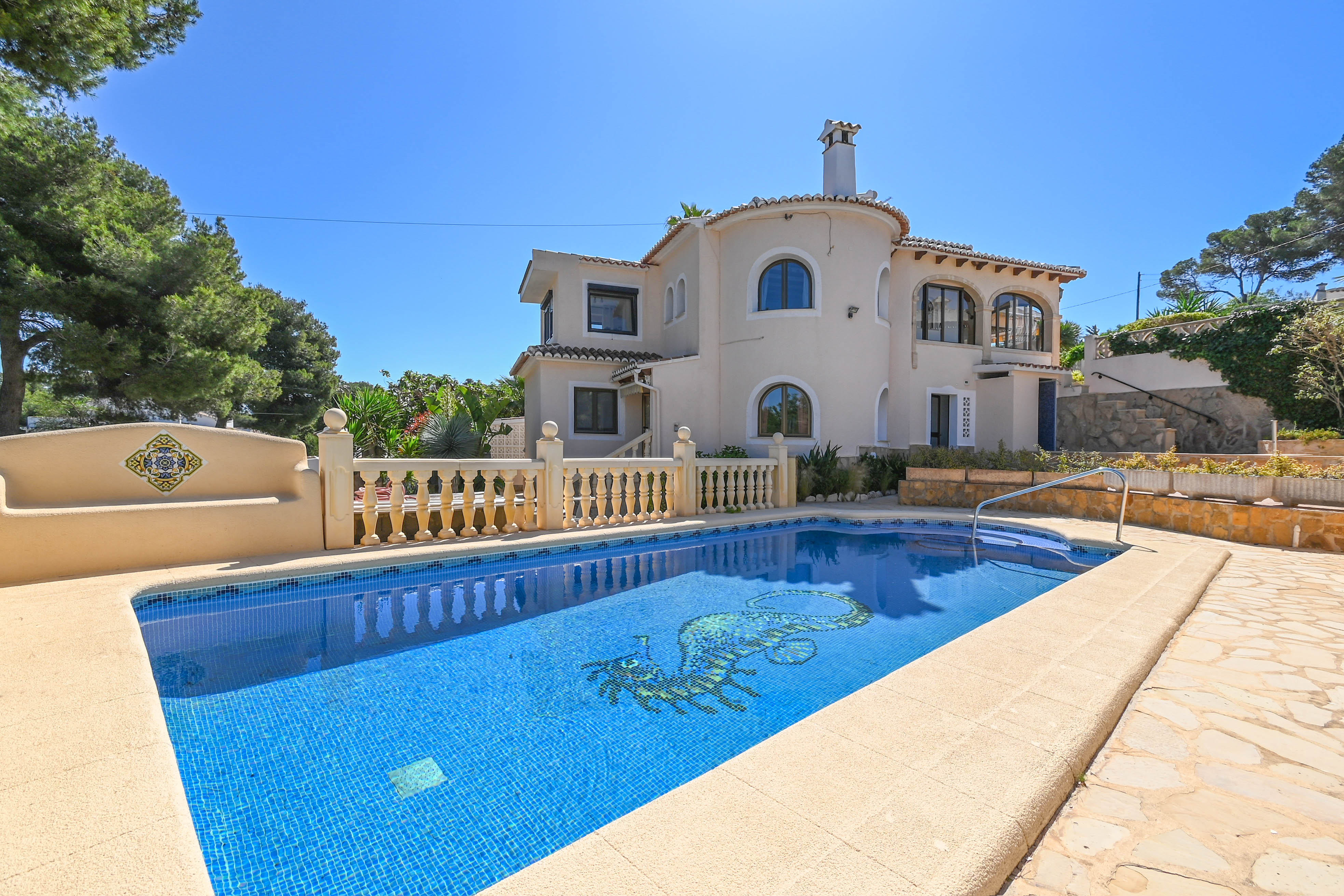Villa en venta en Javea Granadella con piscina y jardin Villa en venta en Javea Granadella con piscina y jardin