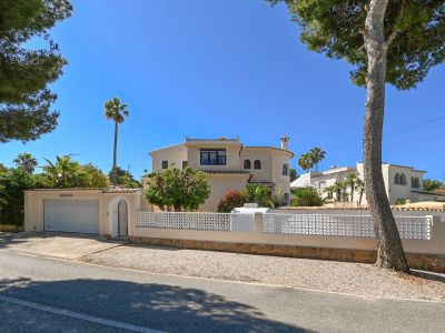 Villa en venta en Javea Granadella con piscina y jardin
