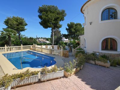 Villa en venta en Javea Granadella con piscina y jardin