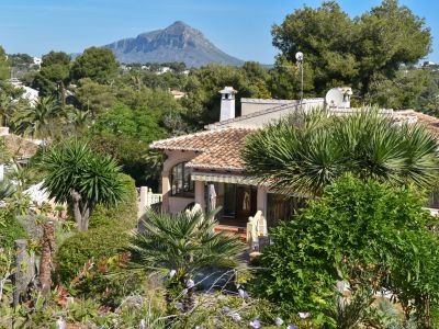 Villa en venta en Javea Granadella con piscina y jardin