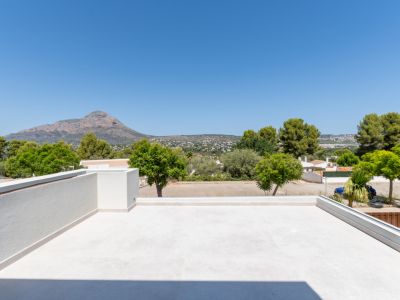 Terraza con vistas al Montgó
