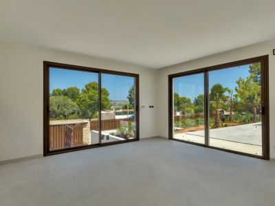 Habitación con puertas correderas de cristal