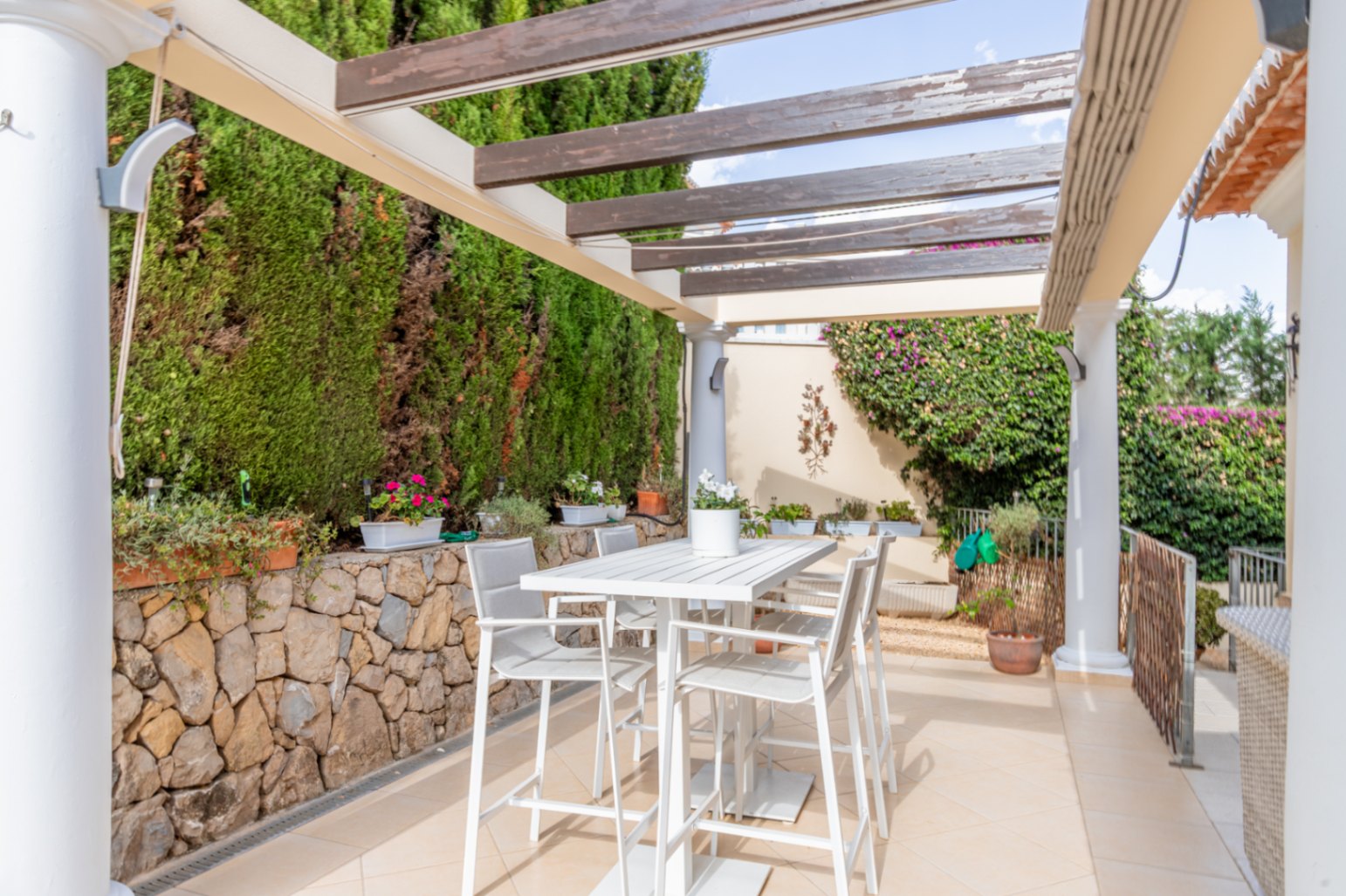 Terraza con pérgola Terraza con pérgola