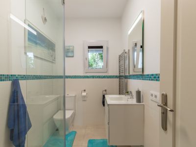 Cuarto de baño con ducha