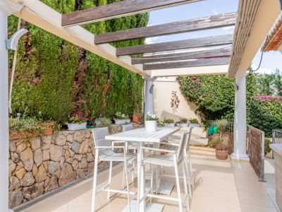 Terraza con pérgola