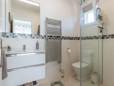 Cuarto de baño con ducha
