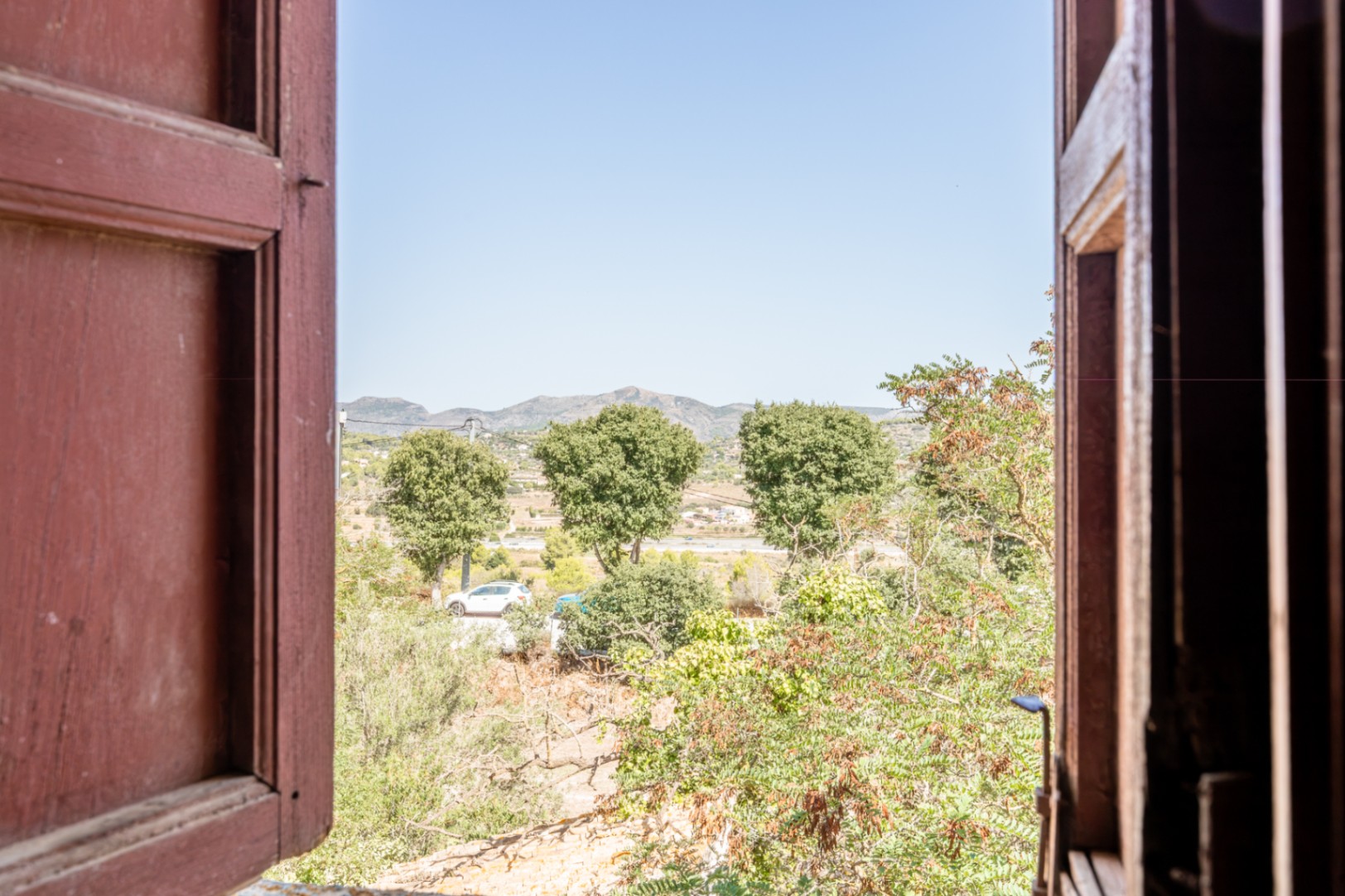 Vistas a la montaña desde ventana