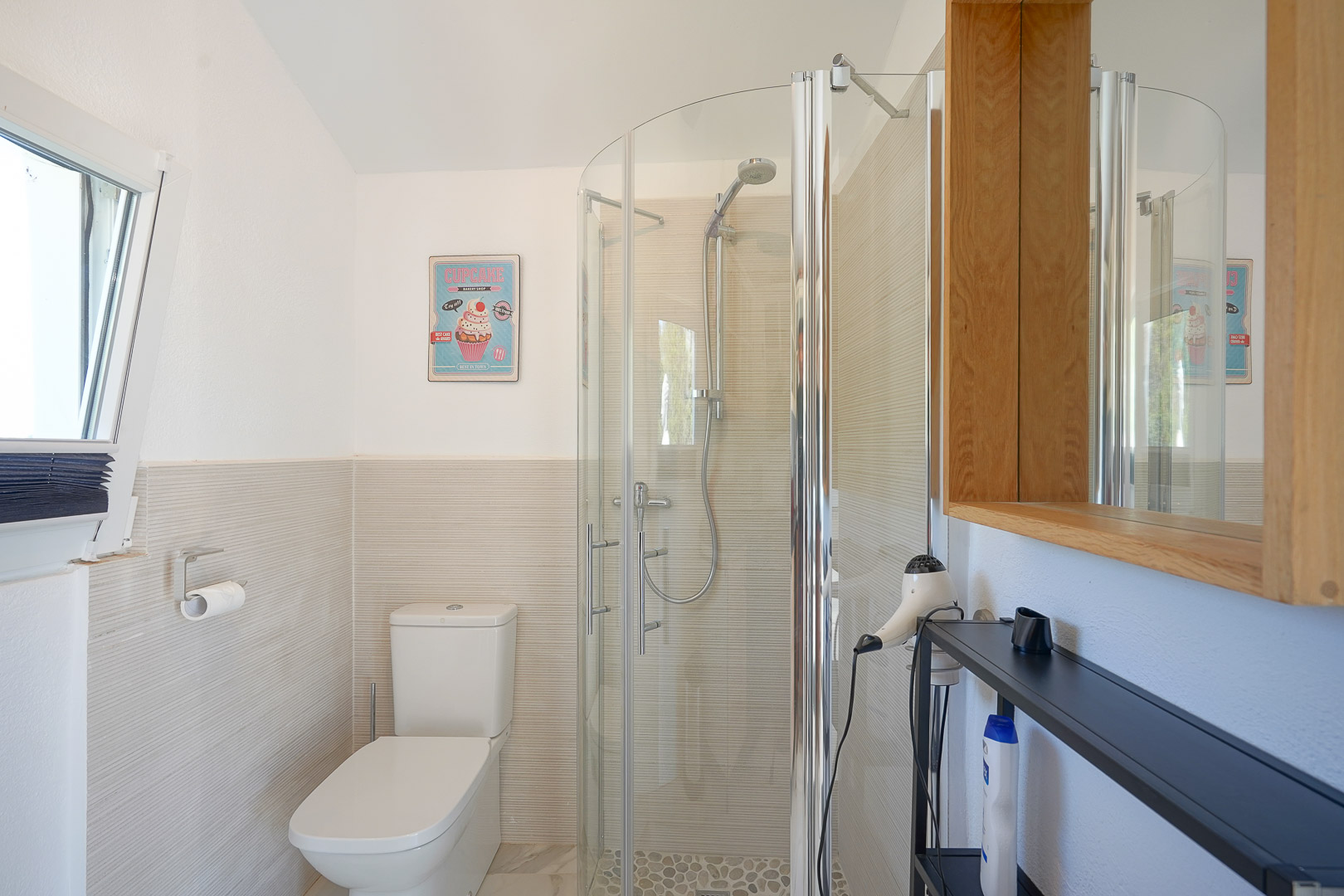 Cuarto de baño con ducha