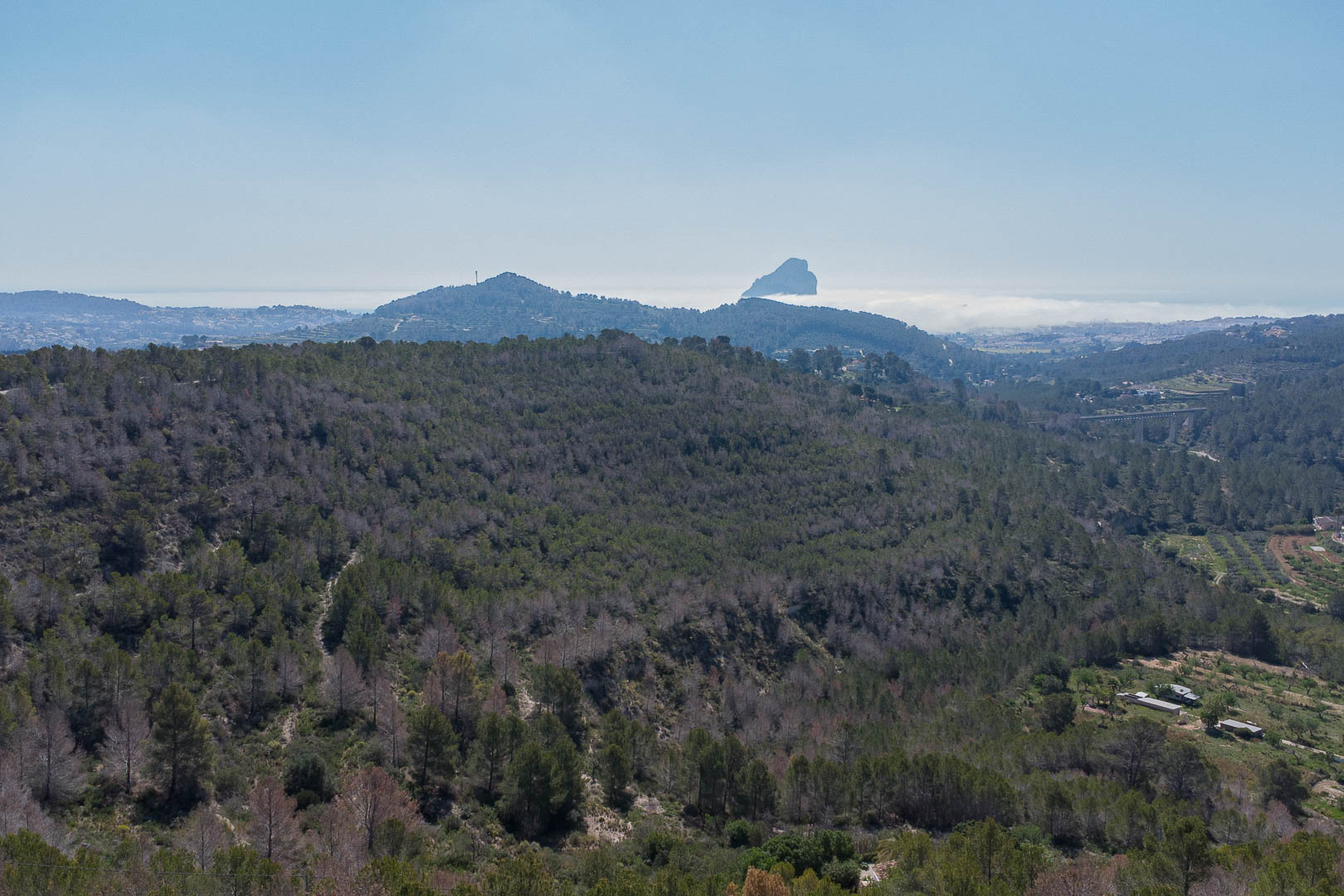 Vistas panorámicas al mar y montañas