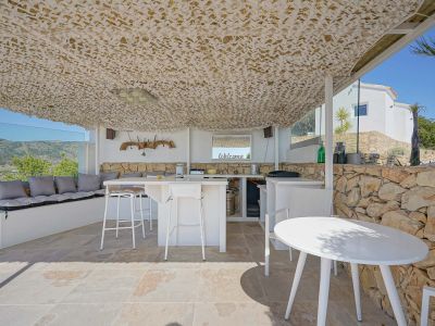 Cocina exterior cubierta