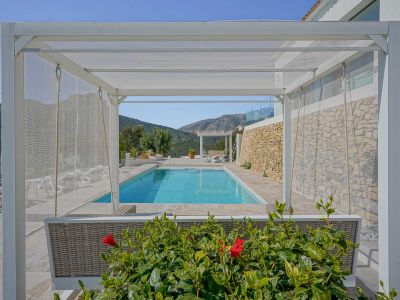 Terraza con piscina y vistas