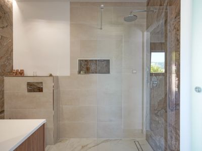 Cuarto de baño con ducha