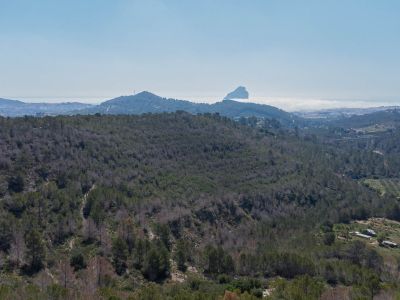 Vistas panorámicas al mar y montañas