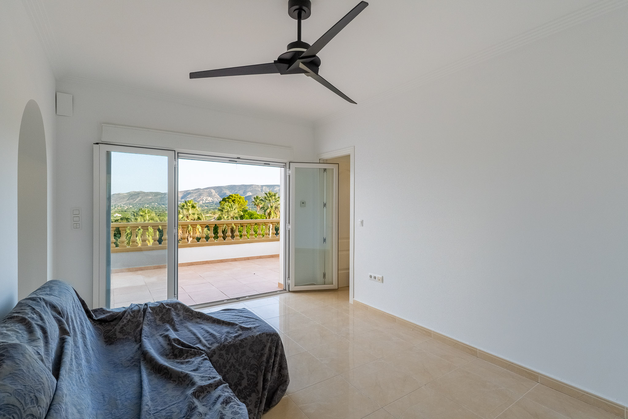 Salón con terraza y vistas