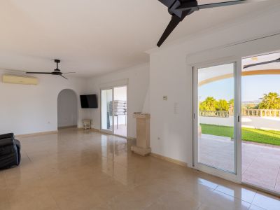 Salón con acceso a la terraza
