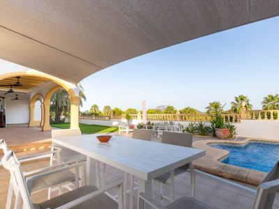 Terraza con piscina
