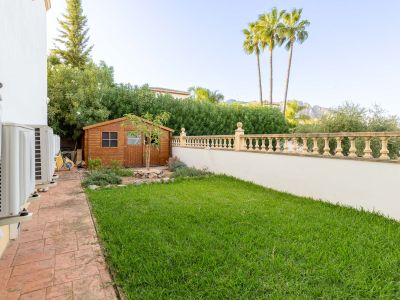 Jardín con caseta