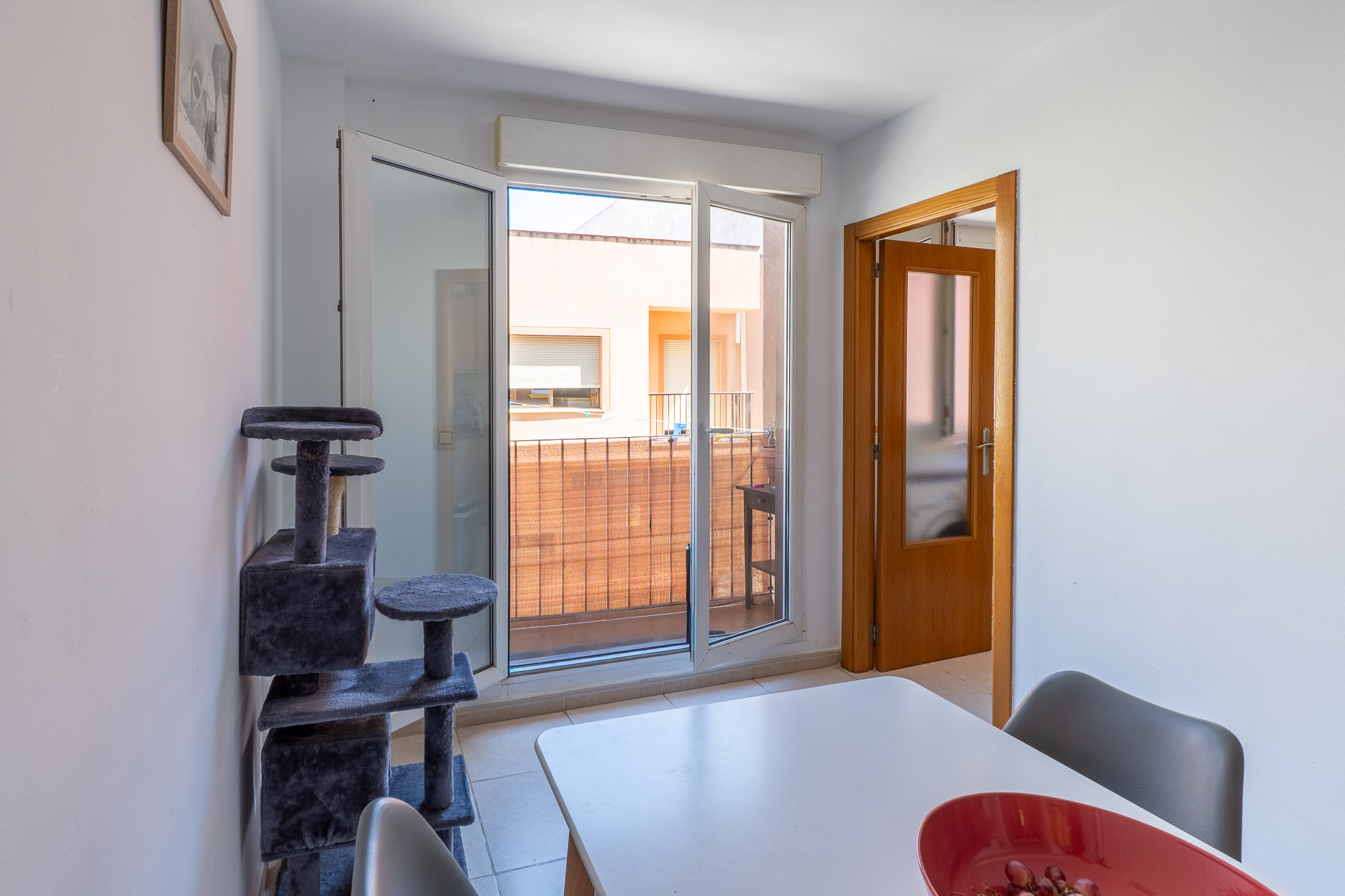 Comedor con acceso al balcón