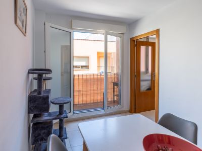 Comedor con acceso al balcón