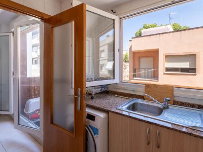 Cocina con acceso al patio