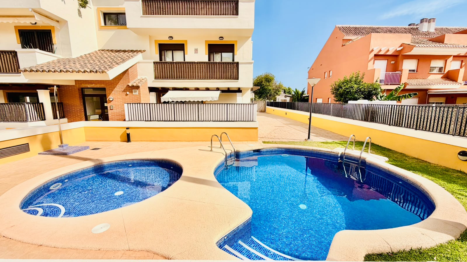 Piscina comunitaria