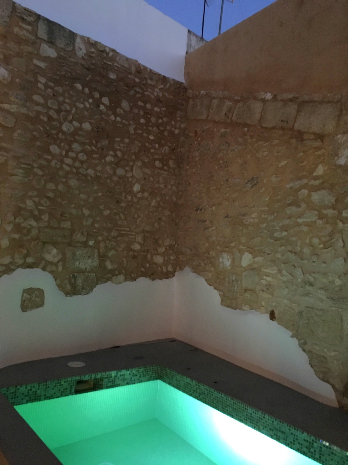Patio con piscina