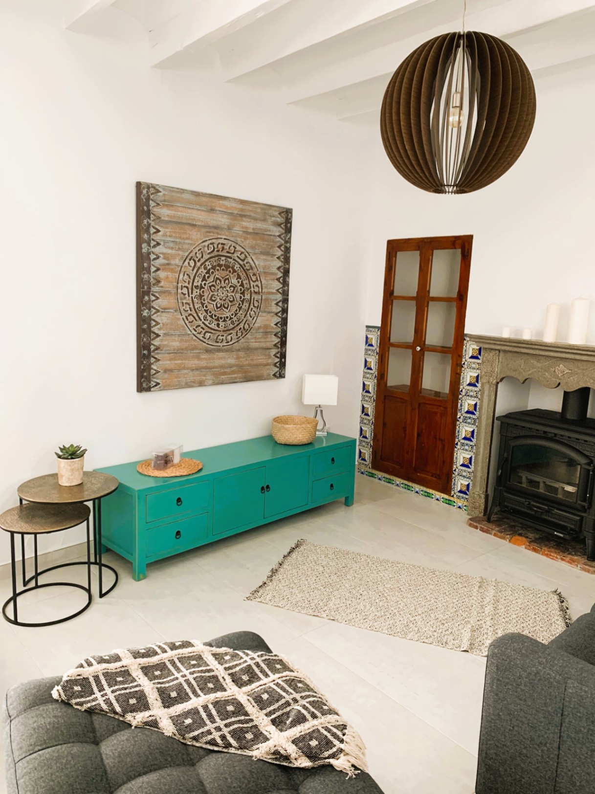 Salón con chimenea