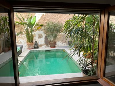 Patio con piscina