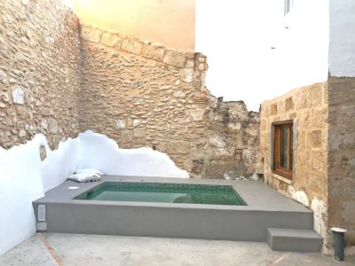 Patio con piscina
