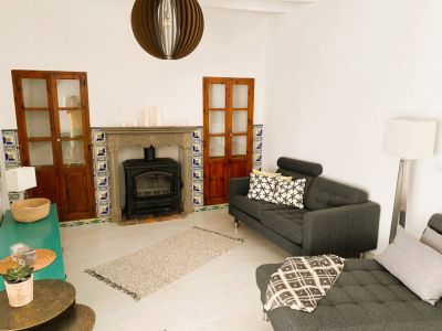 Salón con chimenea