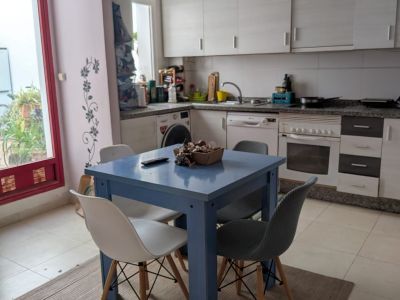 Cocina con acceso al patio