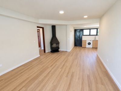 Salón comedor con chimenea