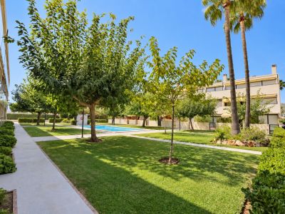 Jardín comunitario y piscina
