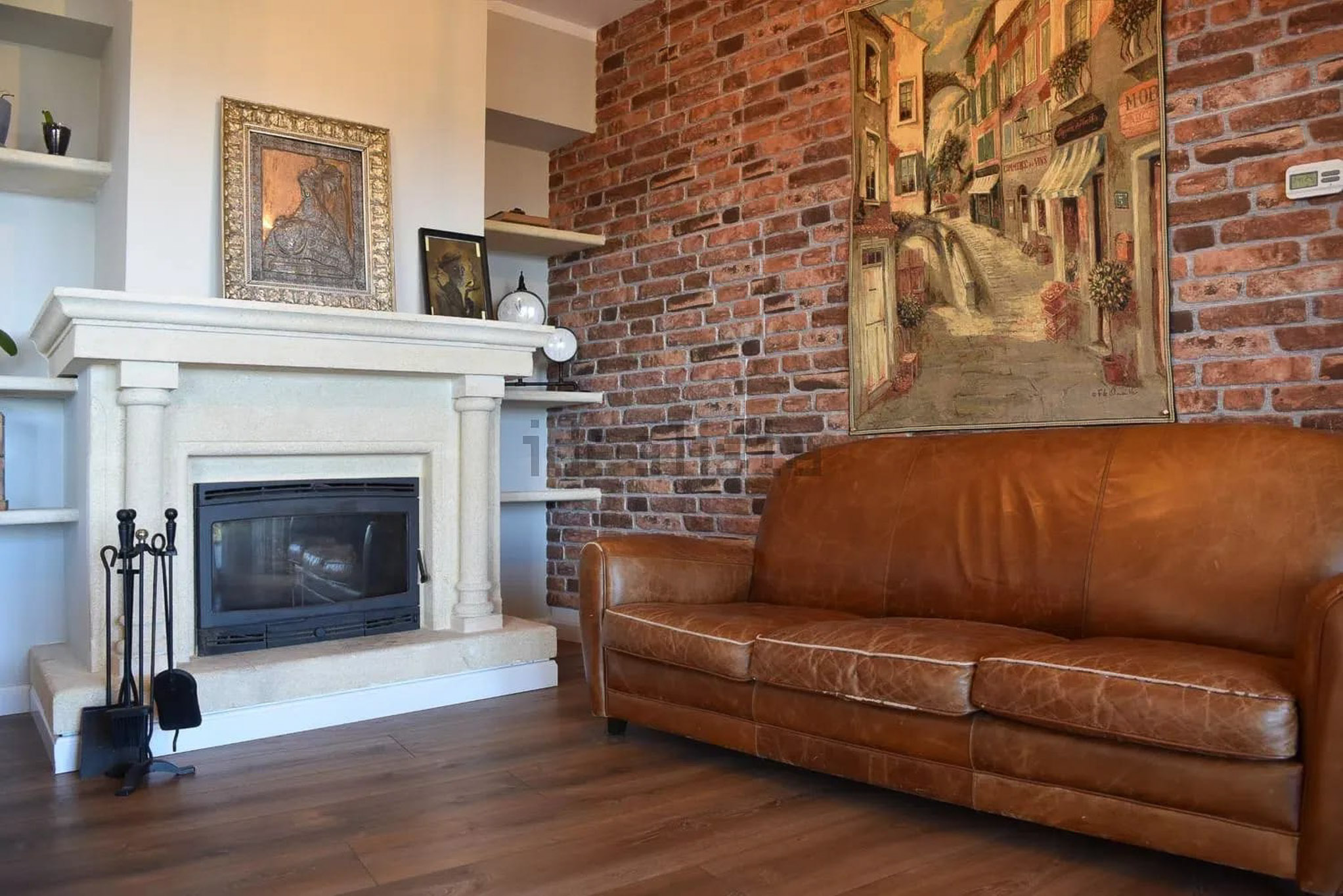 Salón con chimenea
