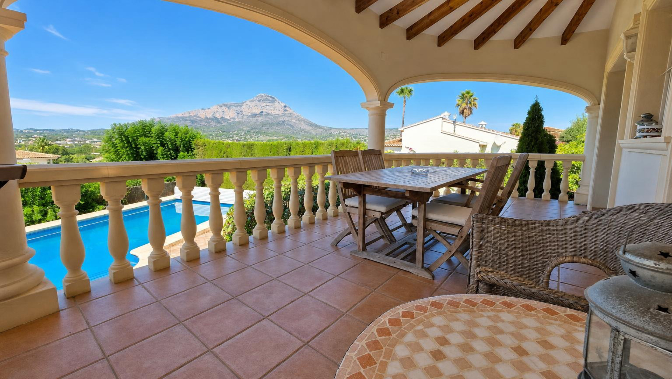 Encantadora villa de una sola planta con vistas al Montgó en Jávea