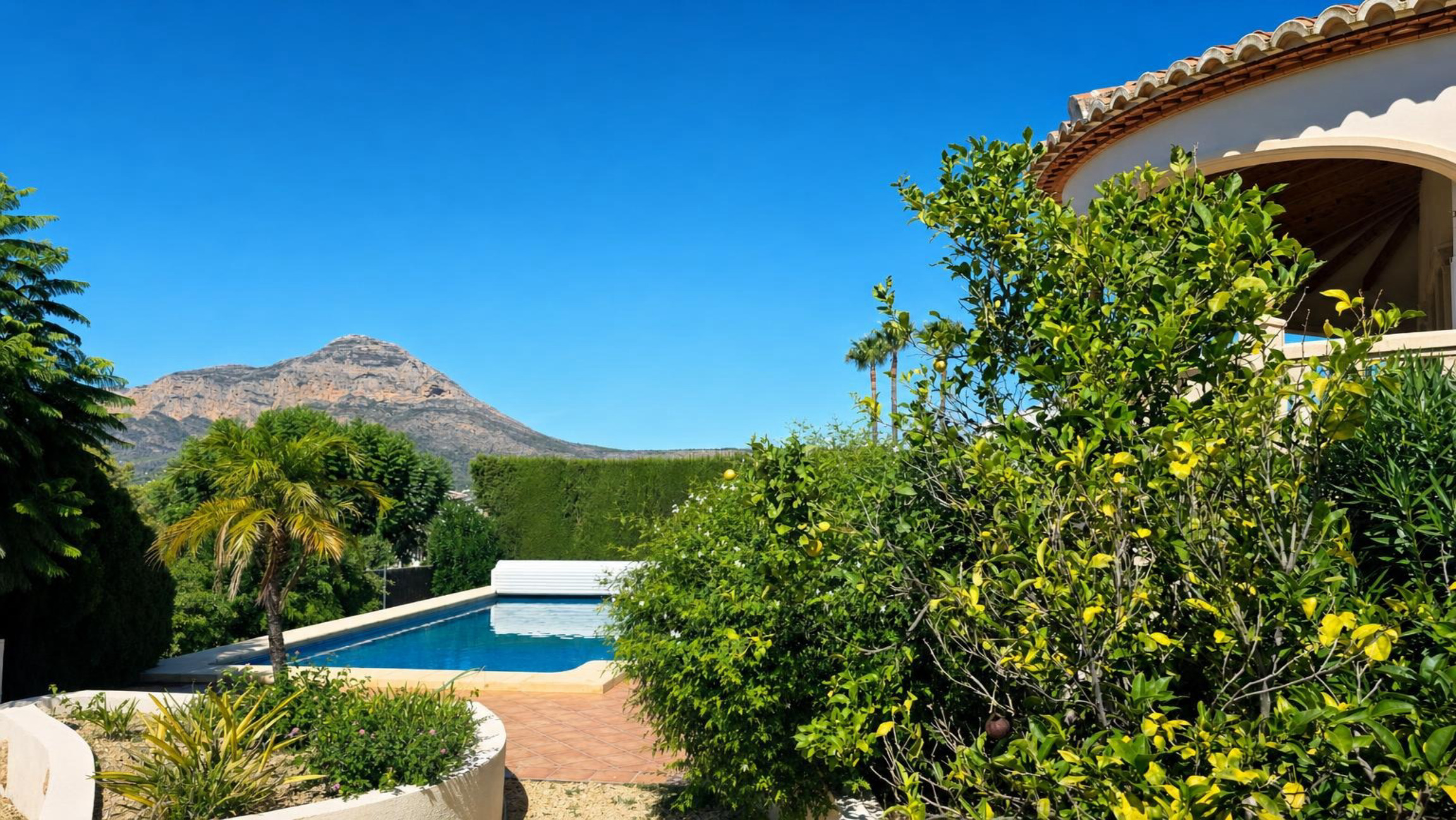 Encantadora villa de una sola planta con vistas al Montgó en Jávea