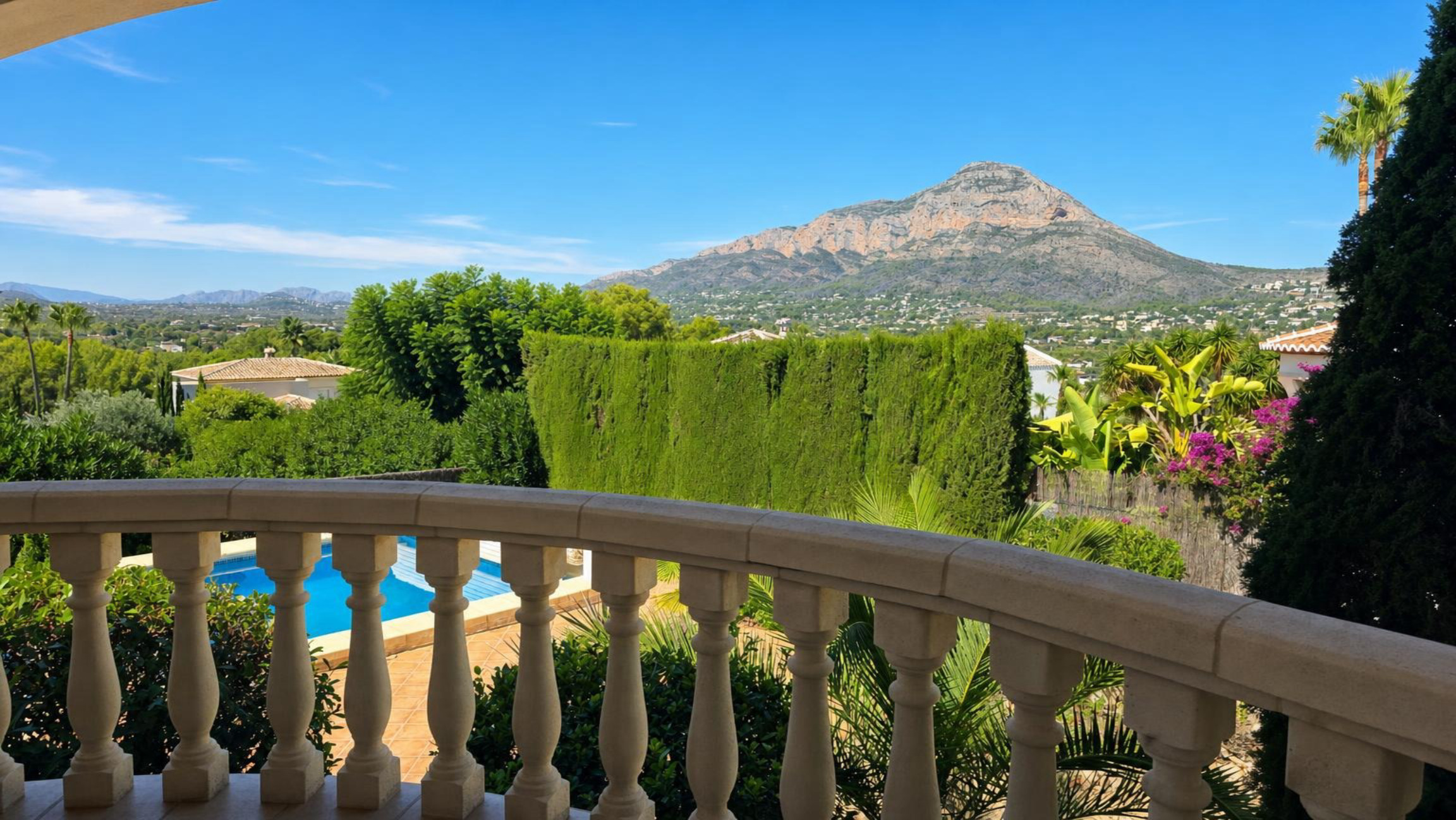 Encantadora villa de una sola planta con vistas al Montgó en Jávea