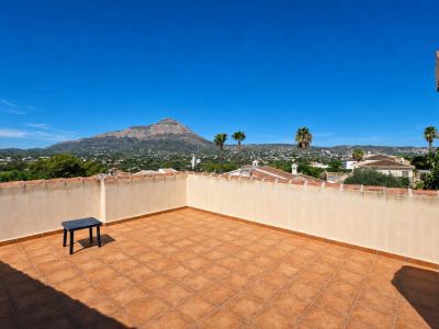 Encantadora villa de una sola planta con vistas al Montgó en Jávea