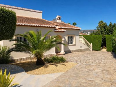 Encantadora villa de una sola planta con vistas al Montgó en Jávea