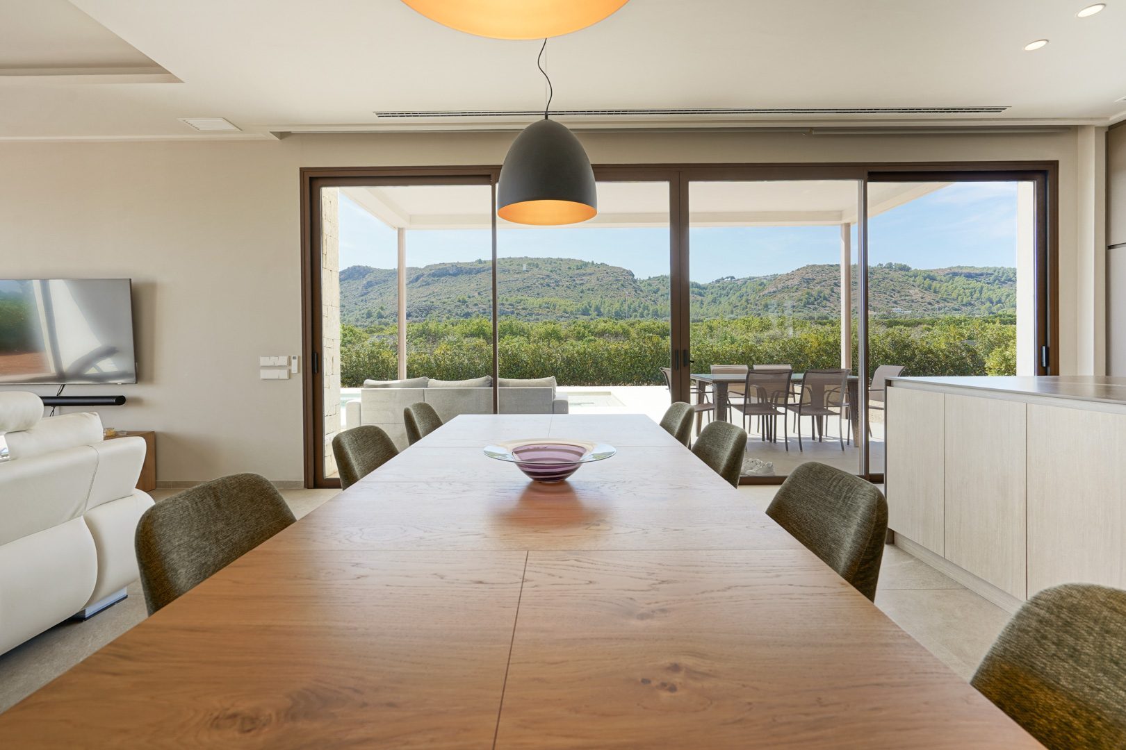 Comedor con vistas a la montaña