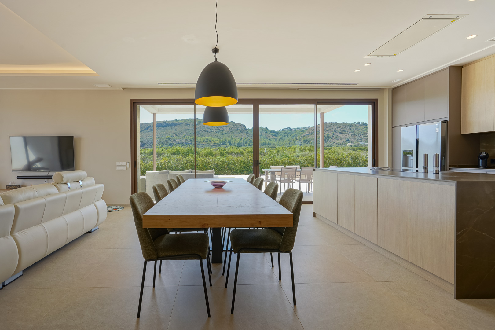 Salón-comedor de concepto abierto