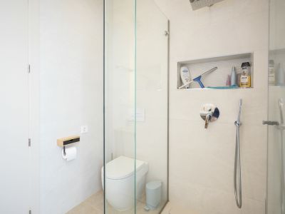 Cuarto de baño con ducha