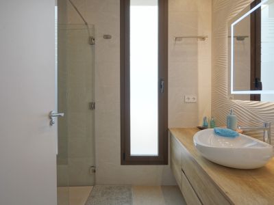Cuarto de baño con ducha